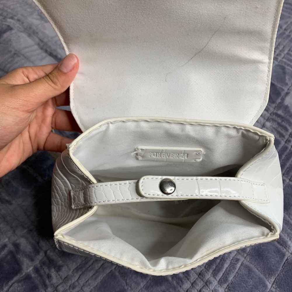 White backpack - Picture 2 of 5